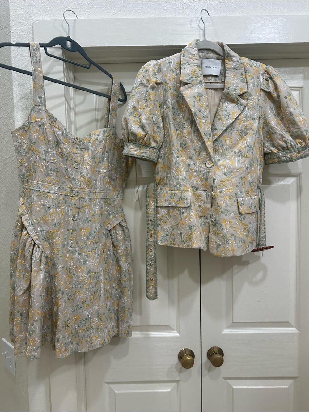 Floral Jacquard Two-Piece Set with Puff Sleeve Blazer and Dress - Yellow & Cream